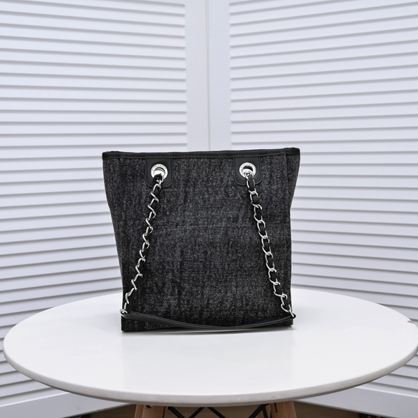 シャネルバッグ側面デザイン